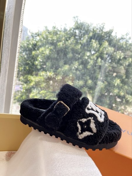 Louis Vuitton Lamb fur slippers