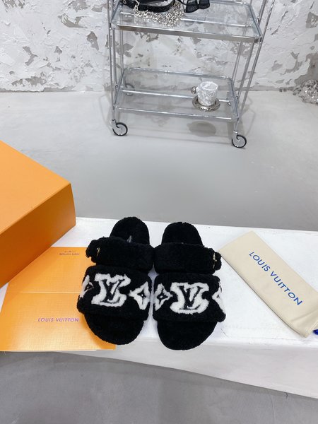 Louis Vuitton Paseo Comfort Flat Fur Slippers
