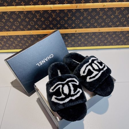 Chanel Casual plush slippers series