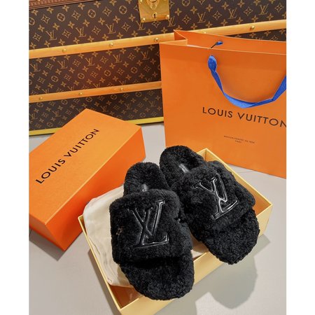 Louis Vuitton Fur slippers