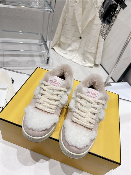 Fendi Casual Shoes/Sneakers/Flat Shoes