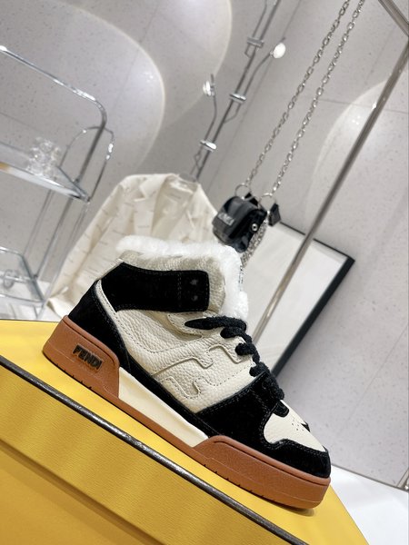 Fendi Casual Shoes/Sneakers/Flat Shoes