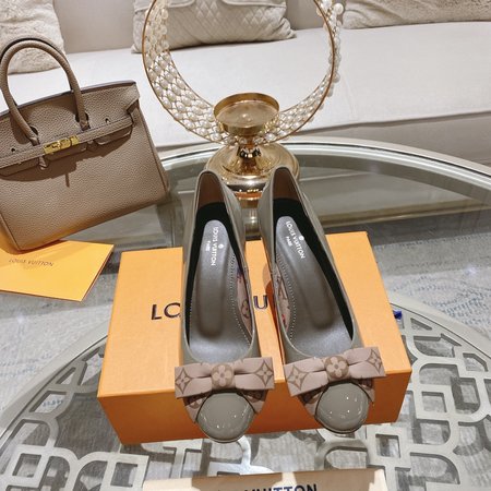 Louis Vuitton Round Toe Bowknot Ladies Shoes
