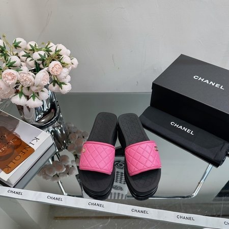 Chanel casual slippers