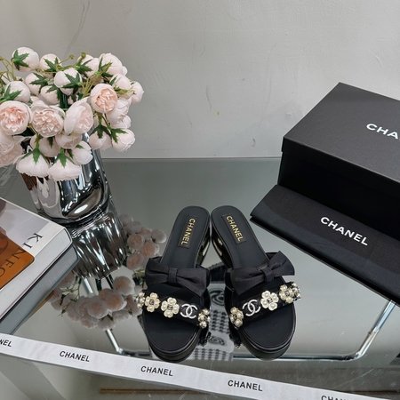 Chanel casual slippers