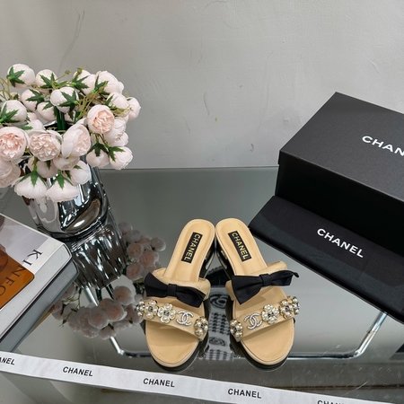 Chanel casual slippers
