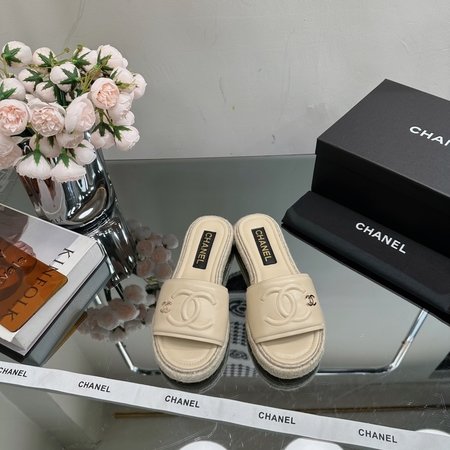 Chanel casual slippers