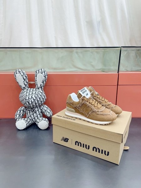 Miu Miu leather sneakers