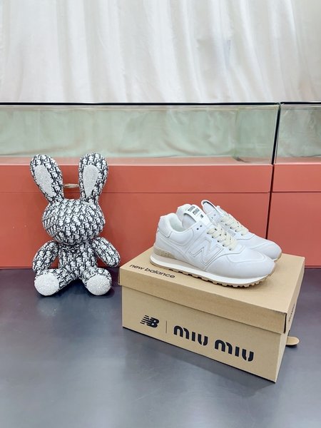 Miu Miu leather sneakers