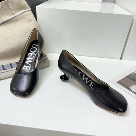 Loewe women s round toe shoes