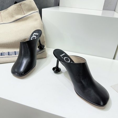 Loewe women s round toe shoes