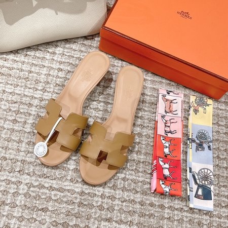 Hermes Oasis sandals