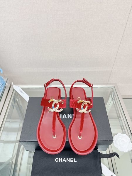 Chanel CC flip-flop sandals