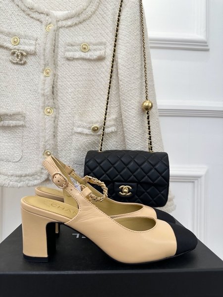 Chanel Women s Mary Jane shoes with chain buckle