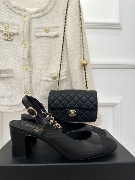 Chanel Women s Mary Jane shoes with chain buckle