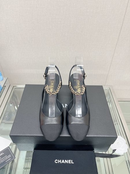 Chanel Thick heel chain back sandals