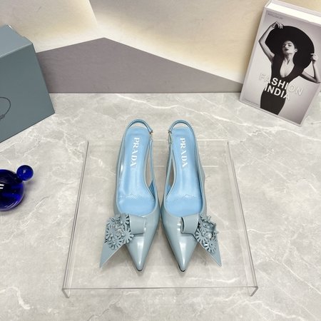 Prada Women s shoes with pointed toe and empty back flowers