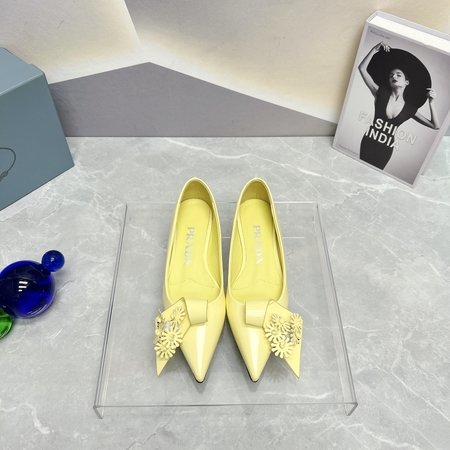 Prada Women s flat shoes with pointed toe and empty back flowers