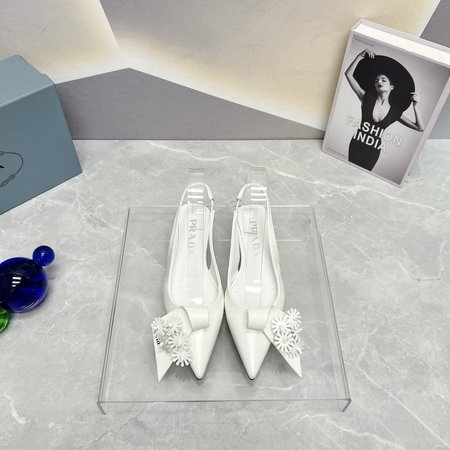 Prada Women s flat shoes with pointed toe and empty back flowers