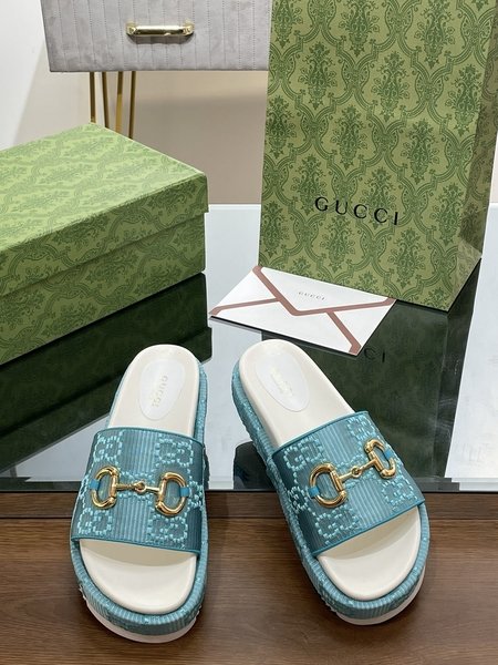 Gucci horsebit slippers