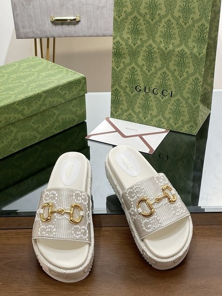 Gucci horsebit slippers