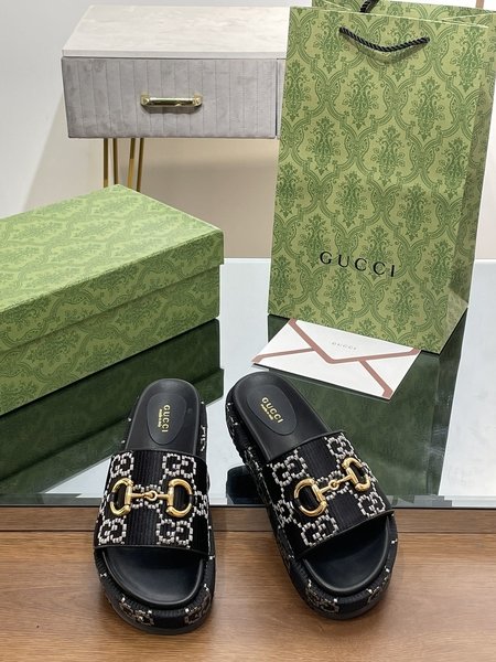 Gucci horsebit slippers