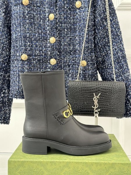 Gucci letter buckle boots