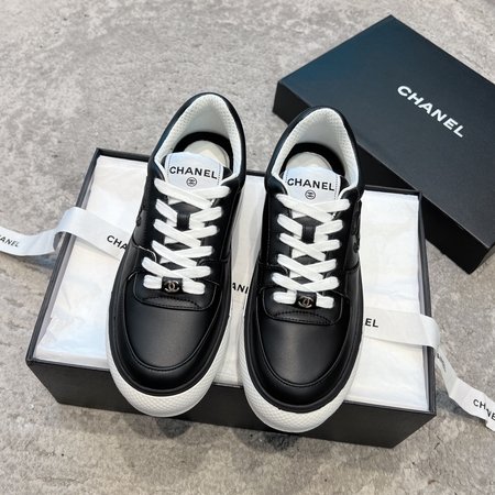 Chanel casual white sneakers