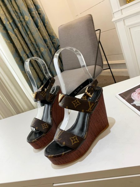 Louis Vuitton Bark grain cowhide Wedges