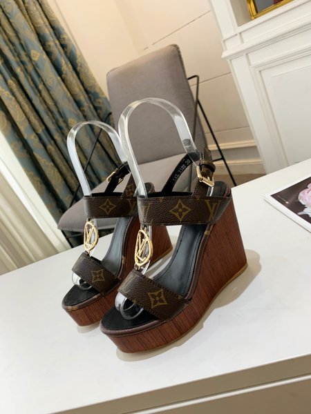 Louis Vuitton Bark grain cowhide Wedges