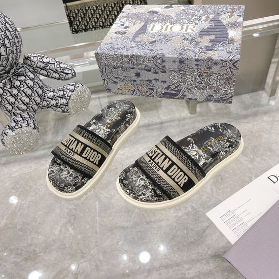 Christian Dior Embroidered Upper Soft Sole Comfortable Slides