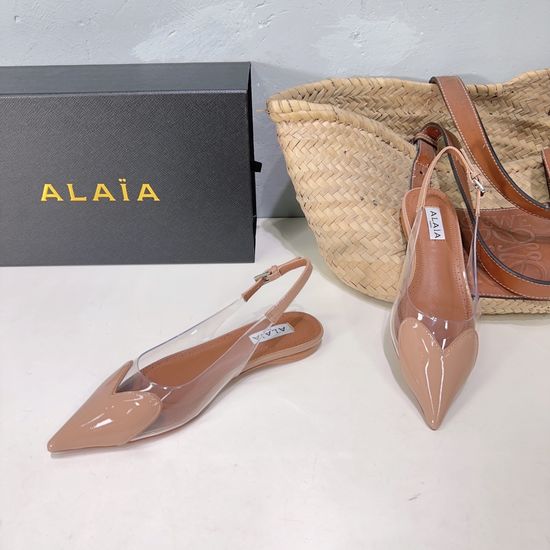 Alaia Heart Decor Pointed Toe Flat Slide Sandals