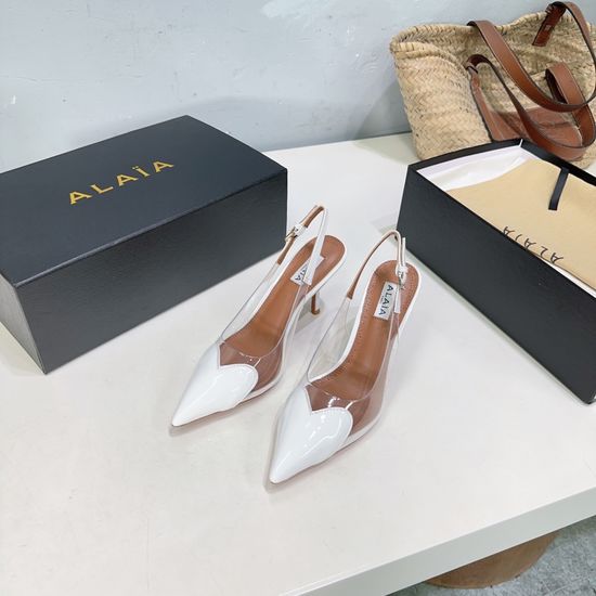 Alaia Heart Decor Pointed Toe Flat Slide Sandals